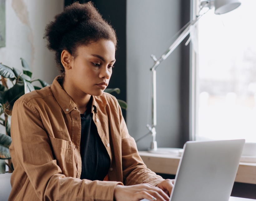 employee including her job title and other information when writing her resignation letter 